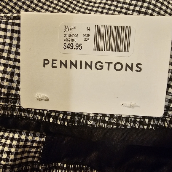 Black and White Penningtons Women's Plaid Savy-Fit Shorts - Picture 5 of 9